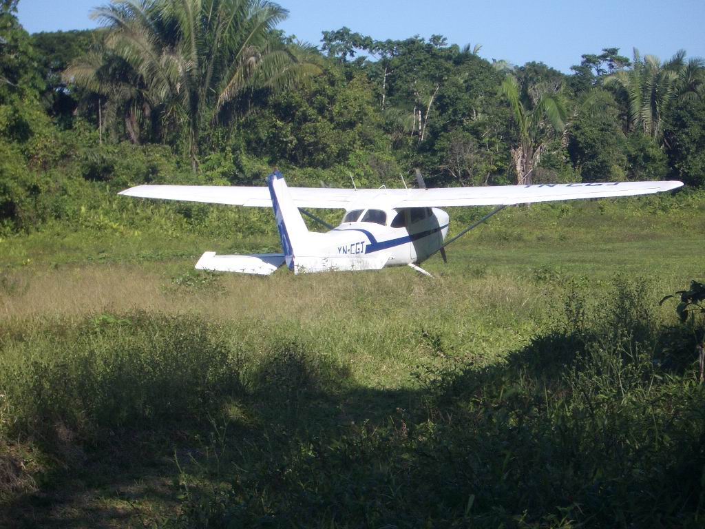 Eden Pastoras Flugzeug